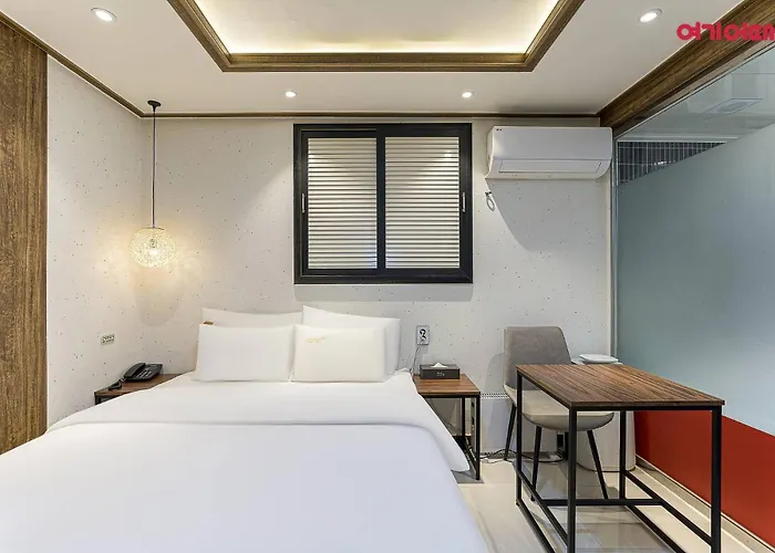 Hotel Maru